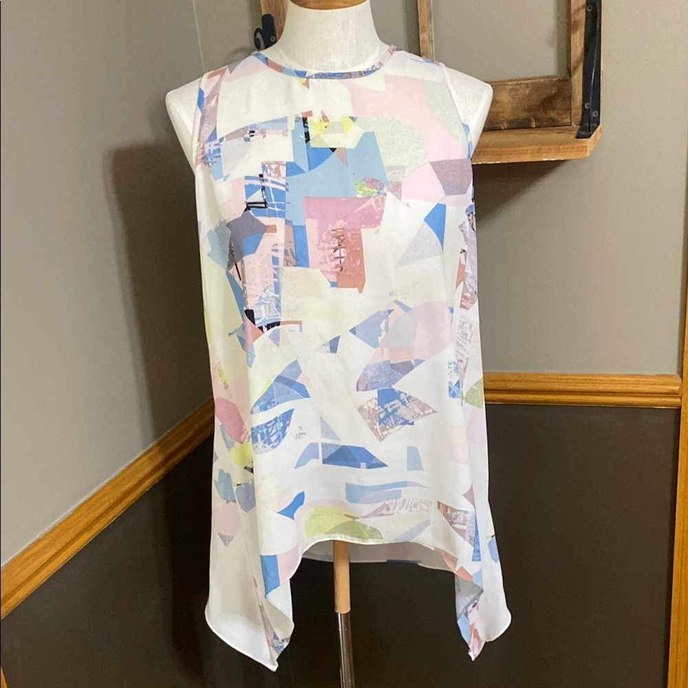 Vince Camuto Abstract Print Sleeveless Top size small
